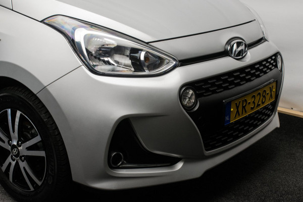 Hyundai i10 1.0i Comfort Luxury NL-auto [ Carplay Cruise Control Parkeersensoren Navigatie DAB+ Airco ]