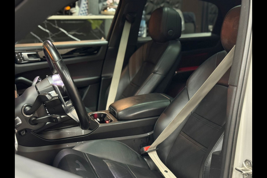 Porsche Cayenne Coupé 3.0 E-Hybrid|ACC|PANO|SPORTCHRONO|22''|SOFTCLOSE