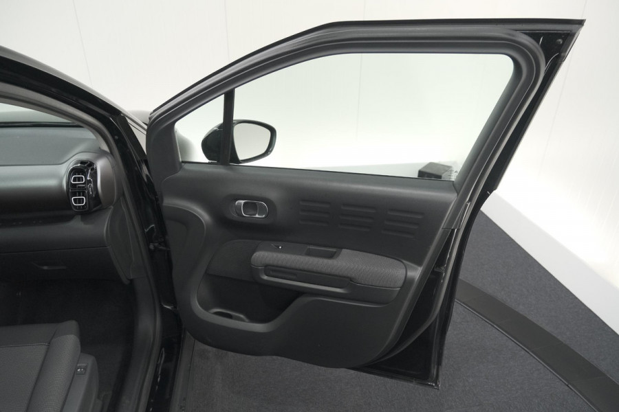 Citroën C3 Aircross PureTech 130 EAT6 Shine | Parkeersensoren | Apple Carplay | Stoelverwarming