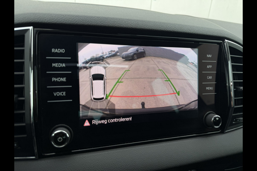 Škoda Karoq 1.5 TSI ACT Style | Pano | Elek. Trekhaak | LED | Carplay | Camera | Navi | PDC