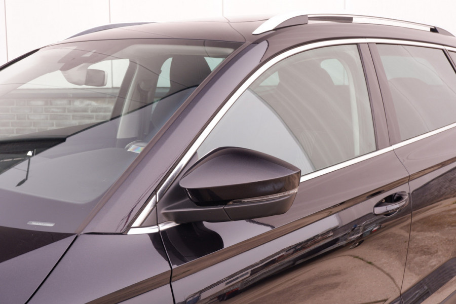Škoda Karoq 1.5 TSI ACT Style | Pano | Elek. Trekhaak | LED | Carplay | Camera | Navi | PDC