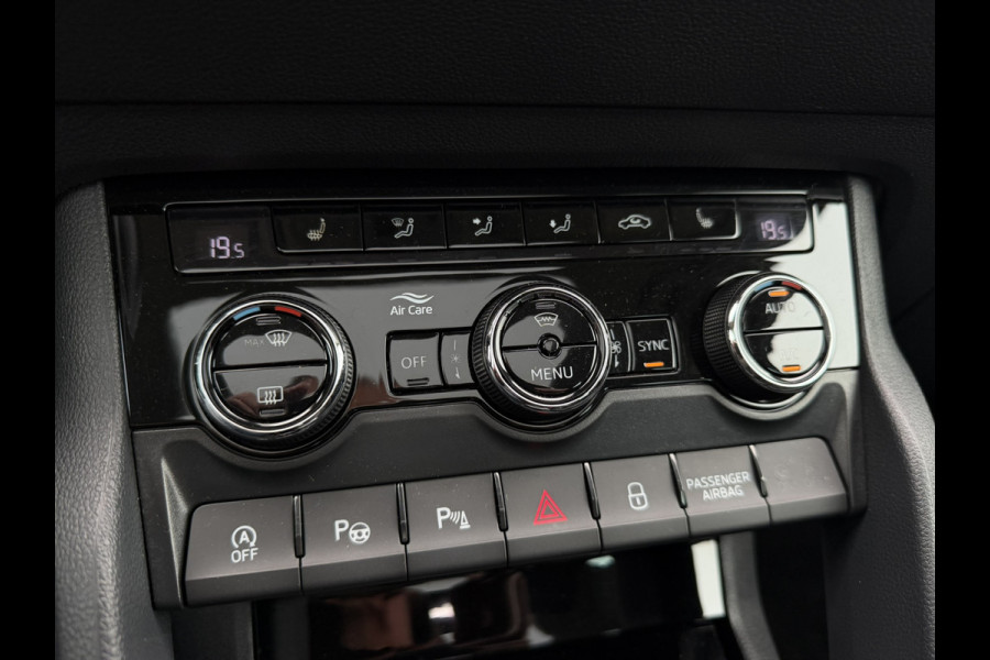 Škoda Karoq 1.5 TSI ACT Style | Pano | Elek. Trekhaak | LED | Carplay | Camera | Navi | PDC