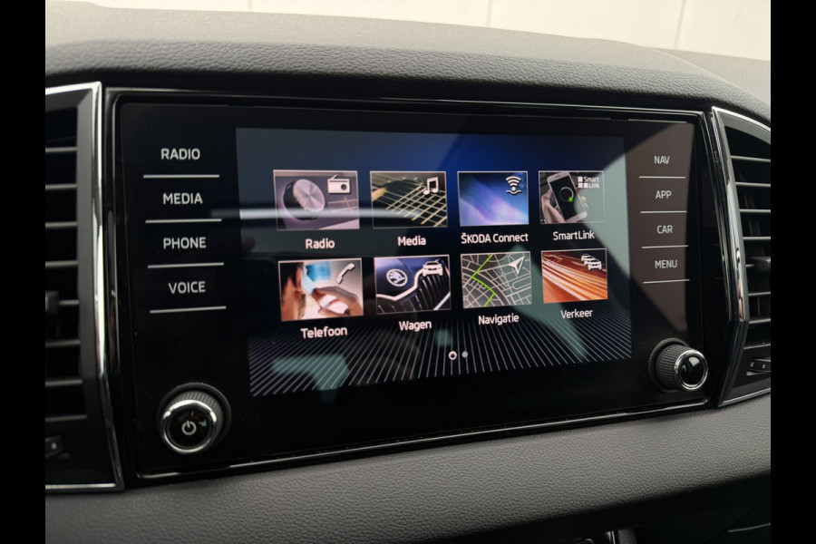 Škoda Karoq 1.5 TSI ACT Style | Pano | Elek. Trekhaak | LED | Carplay | Camera | Navi | PDC