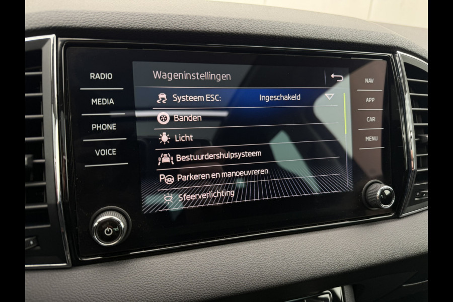 Škoda Karoq 1.5 TSI ACT Style | Pano | Elek. Trekhaak | LED | Carplay | Camera | Navi | PDC