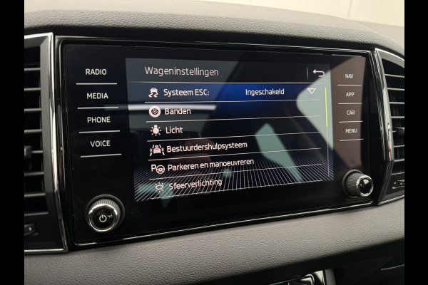 Škoda Karoq 1.5 TSI ACT Style | Pano | Elek. Trekhaak | LED | Carplay | Camera | Navi | PDC