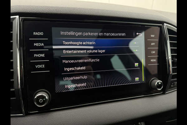 Škoda Karoq 1.5 TSI ACT Style | Pano | Elek. Trekhaak | LED | Carplay | Camera | Navi | PDC
