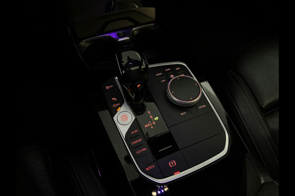 BMW 1-serie M135i xDrive High Executive Pano|Memory|HuD|H/K
