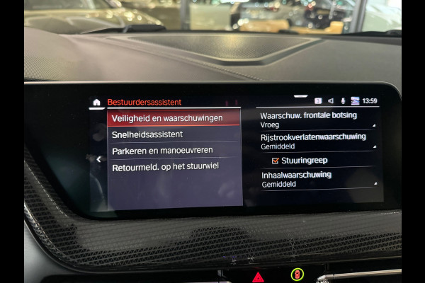 BMW 1-serie M135i xDrive High Executive Pano|Memory|HuD|H/K