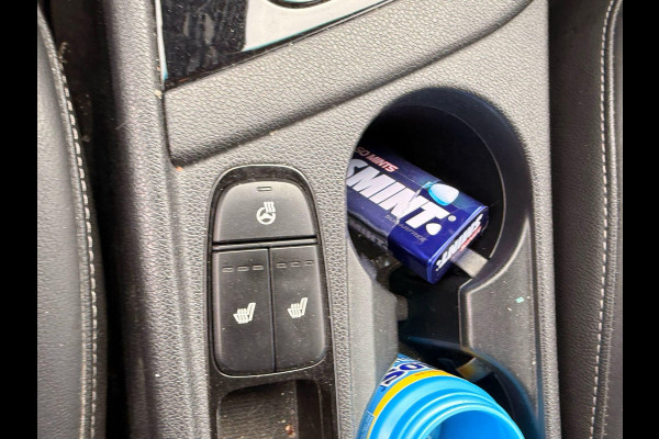 Kia Niro 1.6 GDi PHEV DynamicLine 141pk Trekhaak | Adaptieve Cruise | Stoelverwarming | Achteruitrijcamera | Navigatie