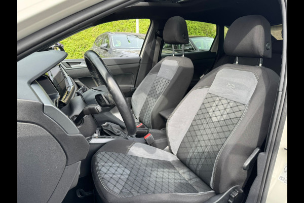 Volkswagen Taigo TSI 110PK DSG R-LINE BUSINESS IQ-LIGHT/CARPLAY/PANORAMADAK