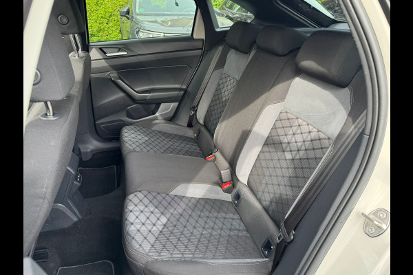 Volkswagen Taigo TSI 110PK DSG R-LINE BUSINESS IQ-LIGHT/CARPLAY/PANORAMADAK