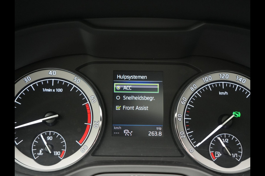 Škoda Karoq 1.5 TSI ACT Sportline 150pk DSG Dealer O.H | Trekhaak Afn. | Panodak | RS Sportstoelen Verwarmd | Adaptive Cruise | Sfeerverlichting | Camera | Apple Carplay | Keyless | Navigatie | DAB | 19" L.M |