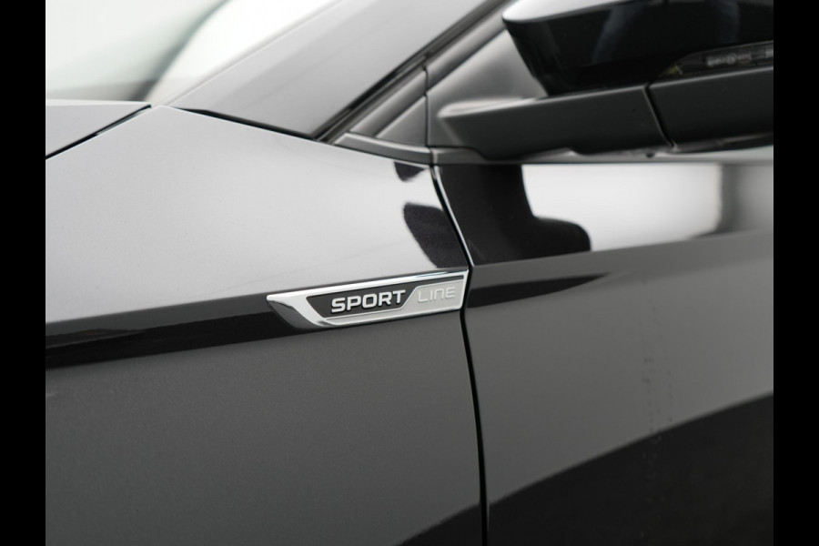 Škoda Karoq 1.5 TSI ACT Sportline 150pk DSG Dealer O.H | Trekhaak Afn. | Panodak | RS Sportstoelen Verwarmd | Adaptive Cruise | Sfeerverlichting | Camera | Apple Carplay | Keyless | Navigatie | DAB | 19" L.M |