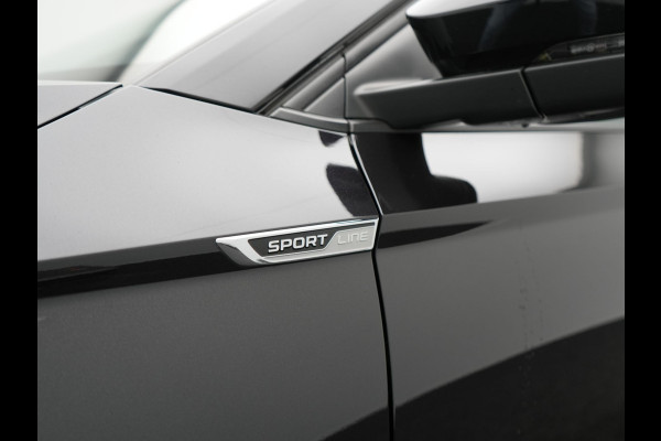 Škoda Karoq 1.5 TSI ACT Sportline 150pk DSG Dealer O.H | Trekhaak Afn. | Panodak | RS Sportstoelen Verwarmd | Adaptive Cruise | Sfeerverlichting | Camera | Apple Carplay | Keyless | Navigatie | DAB | 19" L.M |