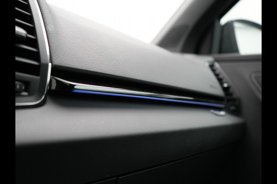 Škoda Karoq 1.5 TSI ACT Sportline 150pk DSG Dealer O.H | Trekhaak Afn. | Panodak | RS Sportstoelen Verwarmd | Adaptive Cruise | Sfeerverlichting | Camera | Apple Carplay | Keyless | Navigatie | DAB | 19" L.M |