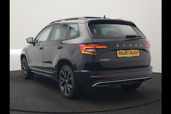 Škoda Karoq 1.5 TSI ACT Sportline 150pk DSG Dealer O.H | Trekhaak Afn. | Panodak | RS Sportstoelen Verwarmd | Adaptive Cruise | Sfeerverlichting | Camera | Apple Carplay | Keyless | Navigatie | DAB | 19" L.M |