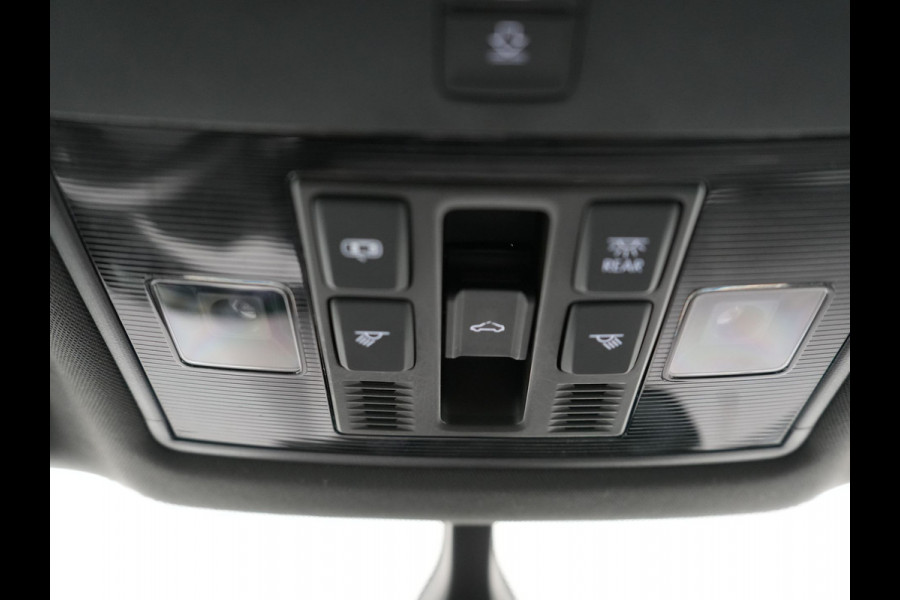 Škoda Karoq 1.5 TSI ACT Sportline 150pk DSG Dealer O.H | Trekhaak Afn. | Panodak | RS Sportstoelen Verwarmd | Adaptive Cruise | Sfeerverlichting | Camera | Apple Carplay | Keyless | Navigatie | DAB | 19" L.M |