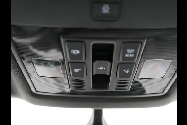 Škoda Karoq 1.5 TSI ACT Sportline 150pk DSG Dealer O.H | Trekhaak Afn. | Panodak | RS Sportstoelen Verwarmd | Adaptive Cruise | Sfeerverlichting | Camera | Apple Carplay | Keyless | Navigatie | DAB | 19" L.M |