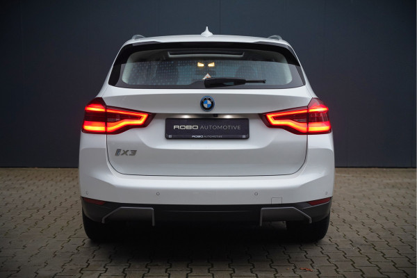 BMW iX3 Executive 80 kWh | Panoramadak | Keyless | Stoelverwarming | Camera | Adaptief Onderstel | Adaptive LED | Elektrische Stoelen | Apple Carplay | Navigatie | Ambiance Verlichting