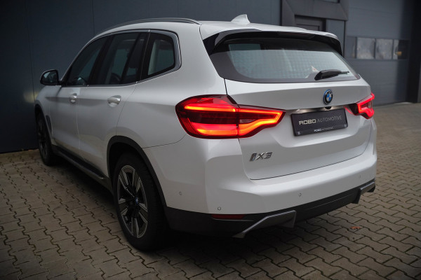 BMW iX3 Executive 80 kWh | Panoramadak | Keyless | Stoelverwarming | Camera | Adaptief Onderstel | Adaptive LED | Elektrische Stoelen | Apple Carplay | Navigatie | Ambiance Verlichting