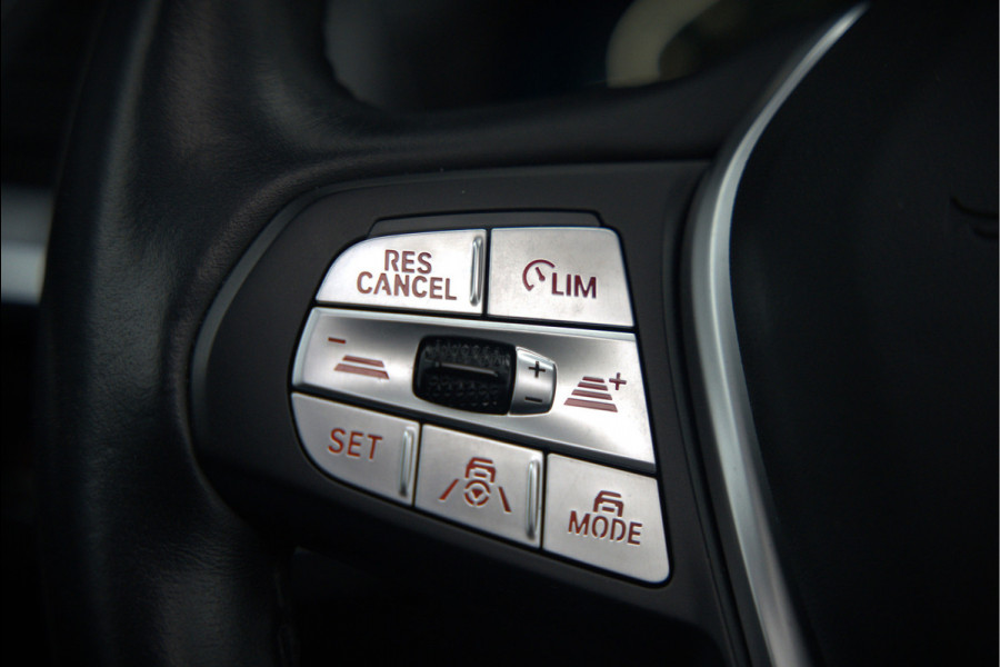 BMW iX3 Executive 80 kWh | Panoramadak | Keyless | Stoelverwarming | Camera | Adaptief Onderstel | Adaptive LED | Elektrische Stoelen | Apple Carplay | Navigatie | Ambiance Verlichting