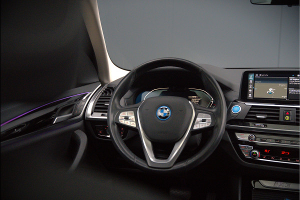 BMW iX3 Executive 80 kWh | Panoramadak | Keyless | Stoelverwarming | Camera | Adaptief Onderstel | Adaptive LED | Elektrische Stoelen | Apple Carplay | Navigatie | Ambiance Verlichting