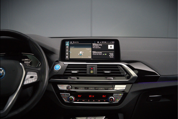 BMW iX3 Executive 80 kWh | Panoramadak | Keyless | Stoelverwarming | Camera | Adaptief Onderstel | Adaptive LED | Elektrische Stoelen | Apple Carplay | Navigatie | Ambiance Verlichting