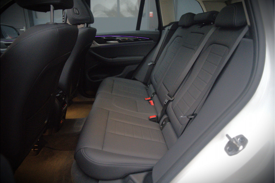 BMW iX3 Executive 80 kWh | Panoramadak | Keyless | Stoelverwarming | Camera | Adaptief Onderstel | Adaptive LED | Elektrische Stoelen | Apple Carplay | Navigatie | Ambiance Verlichting