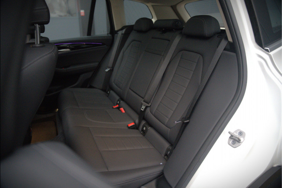 BMW iX3 Executive 80 kWh | Panoramadak | Keyless | Stoelverwarming | Camera | Adaptief Onderstel | Adaptive LED | Elektrische Stoelen | Apple Carplay | Navigatie | Ambiance Verlichting