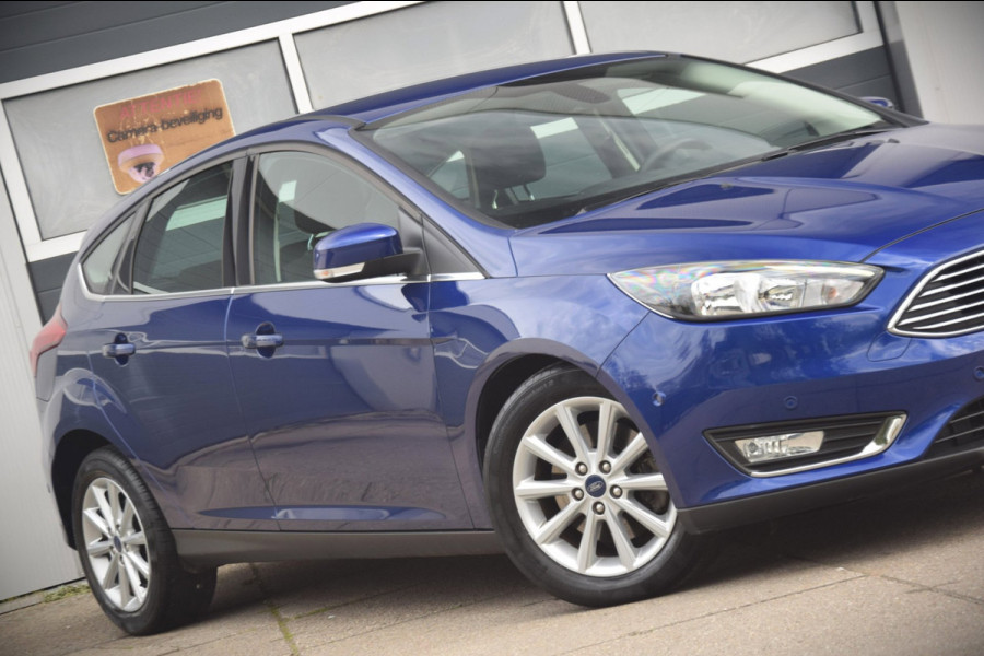 Ford Focus 1.5 Titanium CAMERA/APPLE CARPLAY/VERWARMDE VOORRUIT