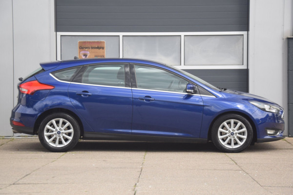 Ford Focus 1.5 Titanium CAMERA/APPLE CARPLAY/VERWARMDE VOORRUIT