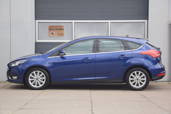 Ford Focus 1.5 Titanium CAMERA/APPLE CARPLAY/VERWARMDE VOORRUIT