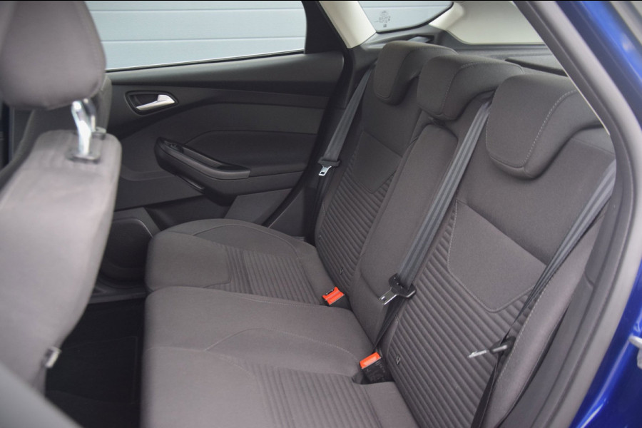 Ford Focus 1.5 Titanium CAMERA/APPLE CARPLAY/VERWARMDE VOORRUIT