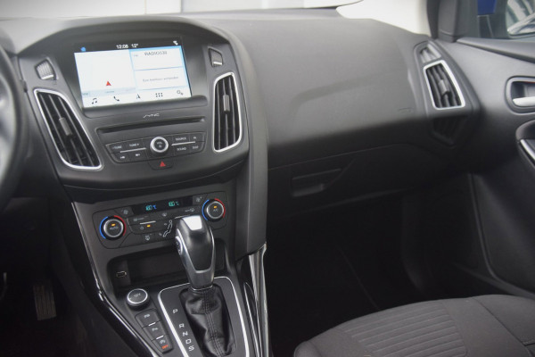 Ford Focus 1.5 Titanium CAMERA/APPLE CARPLAY/VERWARMDE VOORRUIT