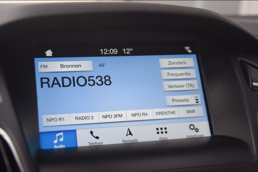 Ford Focus 1.5 Titanium CAMERA/APPLE CARPLAY/VERWARMDE VOORRUIT