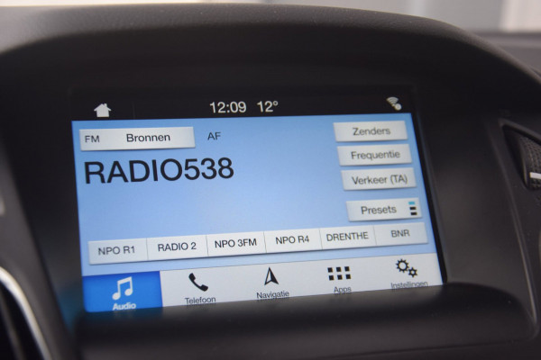 Ford Focus 1.5 Titanium CAMERA/APPLE CARPLAY/VERWARMDE VOORRUIT