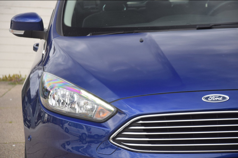 Ford Focus 1.5 Titanium CAMERA/APPLE CARPLAY/VERWARMDE VOORRUIT