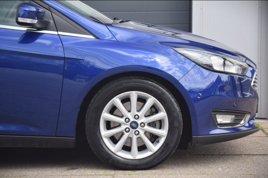 Ford Focus 1.5 Titanium CAMERA/APPLE CARPLAY/VERWARMDE VOORRUIT