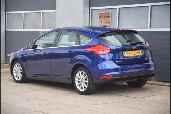 Ford Focus 1.5 Titanium CAMERA/APPLE CARPLAY/VERWARMDE VOORRUIT