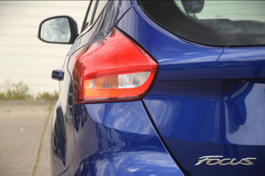 Ford Focus 1.5 Titanium CAMERA/APPLE CARPLAY/VERWARMDE VOORRUIT