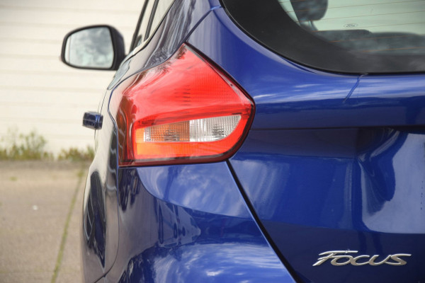 Ford Focus 1.5 Titanium CAMERA/APPLE CARPLAY/VERWARMDE VOORRUIT