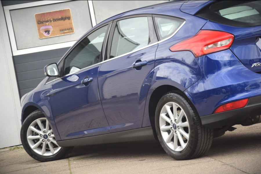 Ford Focus 1.5 Titanium CAMERA/APPLE CARPLAY/VERWARMDE VOORRUIT