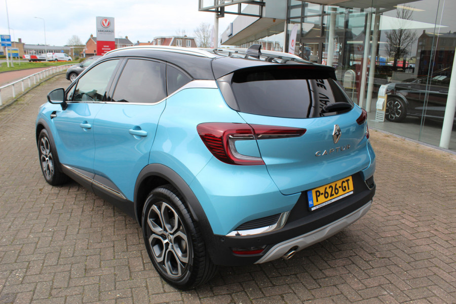 Renault Captur 1.3 TCe 140 Initiale Paris , 1500kg Trekgewicht Climate control , Bluetooth , Navigtie , Camera Cruise control , Parkeersensoren