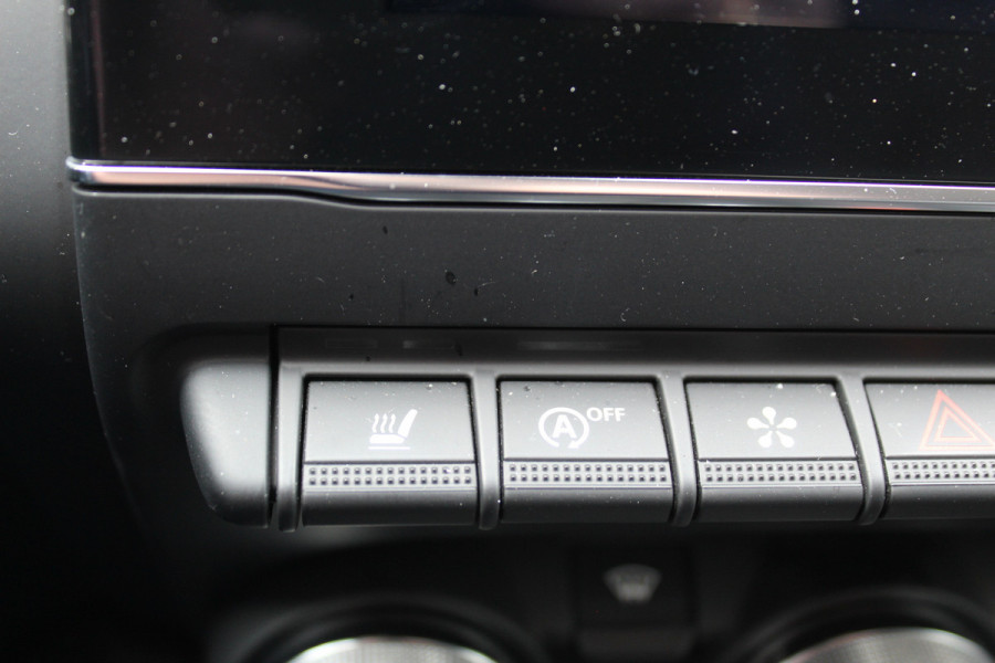 Renault Captur 1.3 TCe 140 Initiale Paris , 1500kg Trekgewicht Climate control , Bluetooth , Navigtie , Camera Cruise control , Parkeersensoren