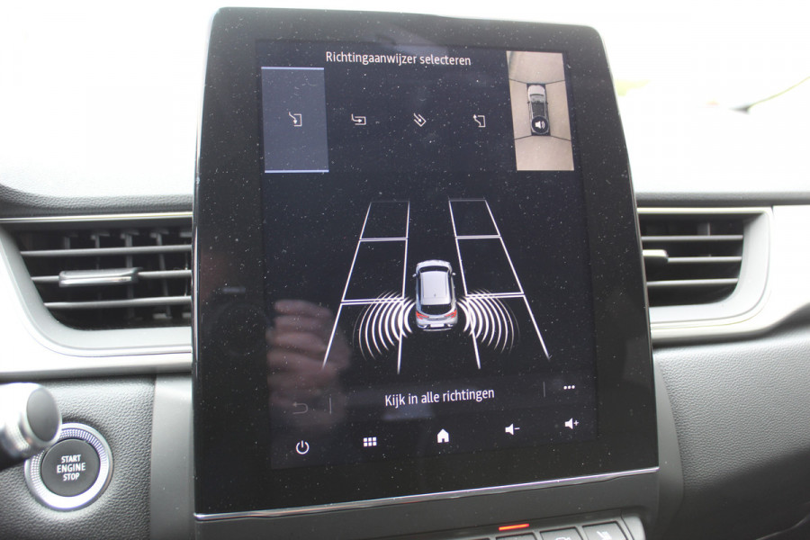 Renault Captur 1.3 TCe 140 Initiale Paris , 1500kg Trekgewicht Climate control , Bluetooth , Navigtie , Camera Cruise control , Parkeersensoren