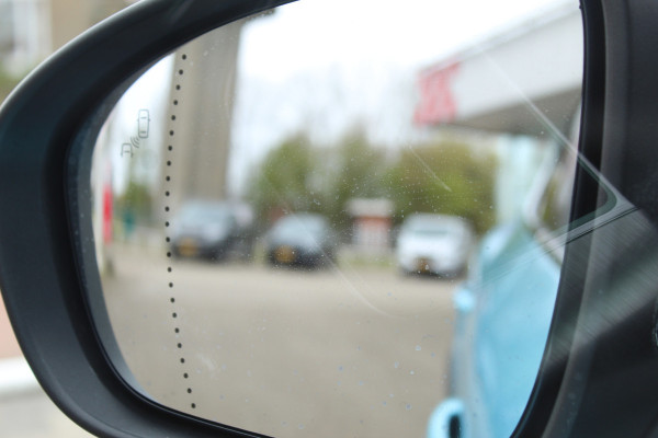 Renault Captur 1.3 TCe 140 Initiale Paris , 1500kg Trekgewicht Climate control , Bluetooth , Navigtie , Camera Cruise control , Parkeersensoren