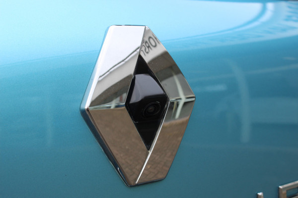 Renault Captur 1.3 TCe 140 Initiale Paris , 1500kg Trekgewicht Climate control , Bluetooth , Navigtie , Camera Cruise control , Parkeersensoren