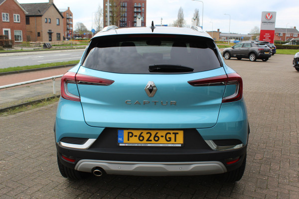 Renault Captur 1.3 TCe 140 Initiale Paris , 1500kg Trekgewicht Climate control , Bluetooth , Navigtie , Camera Cruise control , Parkeersensoren