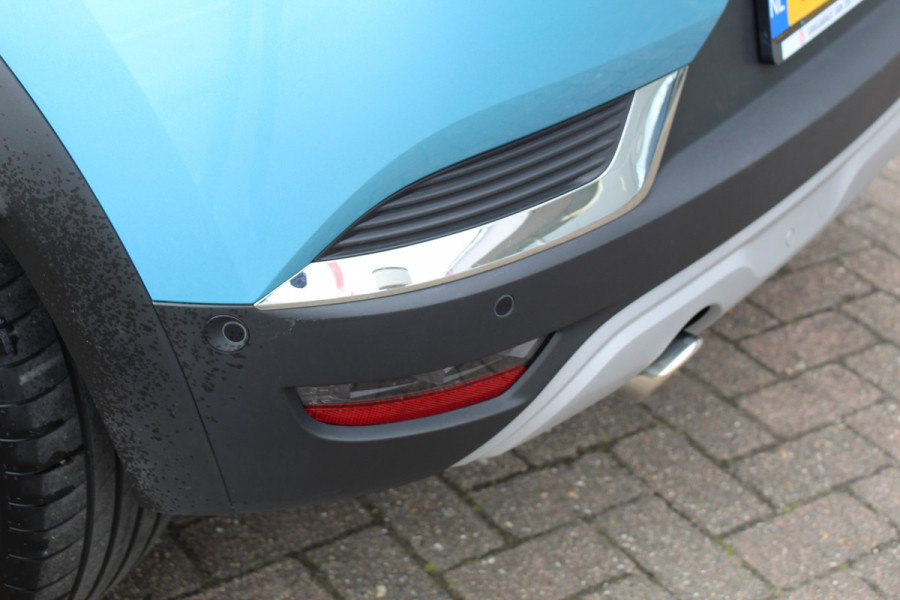 Renault Captur 1.3 TCe 140 Initiale Paris , 1500kg Trekgewicht Climate control , Bluetooth , Navigtie , Camera Cruise control , Parkeersensoren