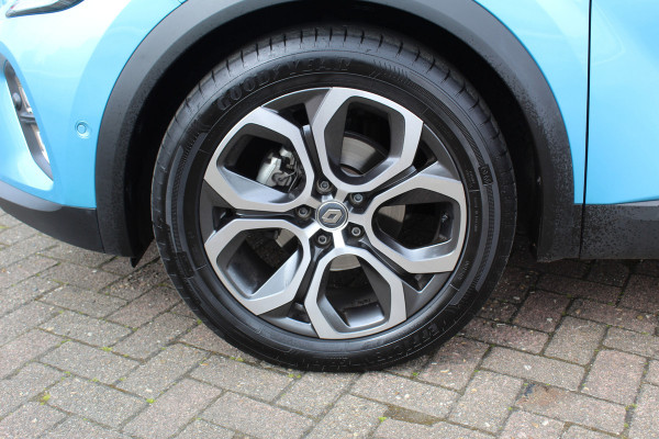 Renault Captur 1.3 TCe 140 Initiale Paris , 1500kg Trekgewicht Climate control , Bluetooth , Navigtie , Camera Cruise control , Parkeersensoren